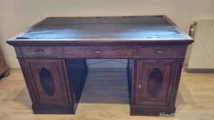 Antiker Schreibtisch mit Schubladen (abschließbar)