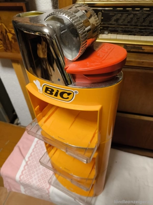 Alter BIC Feuerzeug-Aufsteller H 60 cm ... Vintage, tolles Deko-Stück ! 