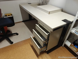 Massiver Schreibtisch BIGLA  Bild 3