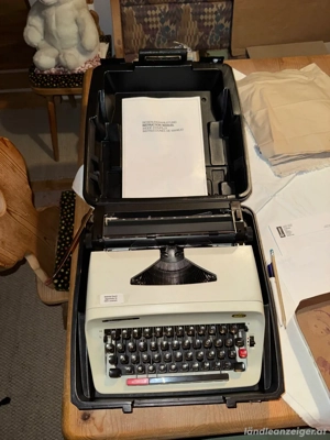 Alte Schreibmaschine Bild 2