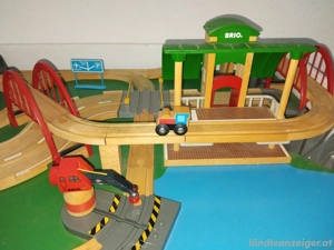 Spielzeug Eisenbahn Bild 3