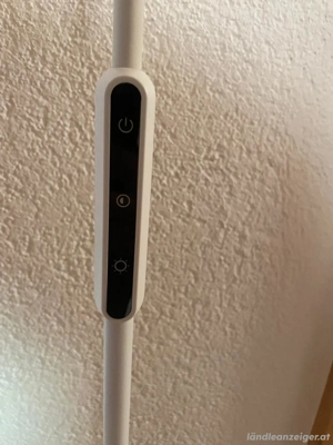 180cm große schmale weiße Stehlampe Bild 2