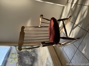 Schaukelstuhl mit Kissen Bild 4