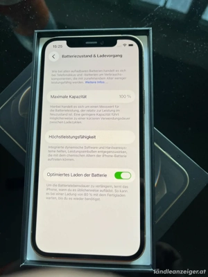 iPhone 12 Pro in Gold Bild 2