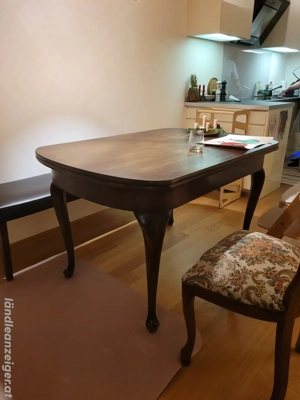 Antiker Esstisc mit 2 Stühlen zu verkaufen
