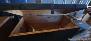 Dachbodenfund: Truhen und Stühle Bild 2