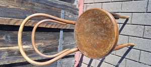 Dachbodenfund: Truhen und Stühle Bild 9