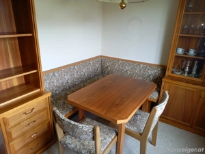 Esszimmer mit Eckbank, Tisch, 2 Stühle, Vitrinen- und Regalschrank, auch einzeln Bild 2