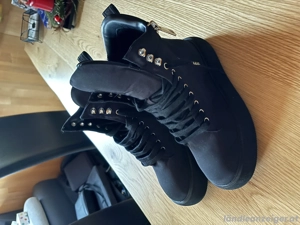Schwarze ungetrage DKNY Boots