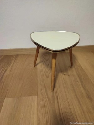 Vintage Blumentisch Bild 2