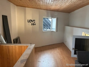 Gewerbefläche 80m2 mit Büro & Sanitär + 250m2  Außenfläche in Hard Bild 4