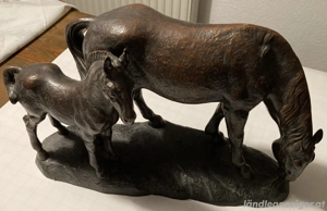 Skulptur bronzierte Keramik Pferd mit Fohlen EJM K. Kemedinger Bild 2