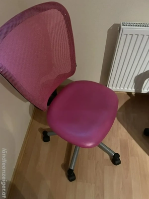 Pinkfarbener Drehstuhl mit Netzrücken - höhenverstellbar, guter Zustand Bild 2