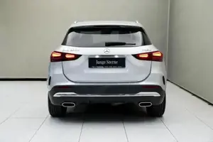 Mercedes-Benz GLA 200 d 4MATIC W-Paket Sport SpurW ParkAss. Bild 4