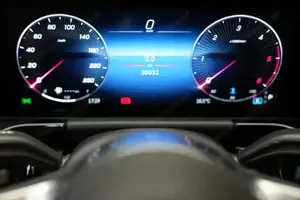 Mercedes-Benz GLA 180 d LM KAM SpurW ParkAss. SpurH Navi KlimaA Bild 5