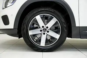 Mercedes-Benz GLB 200 d 4MATIC KAM SpurW SpurH Navi KlimaA LED Bild 3