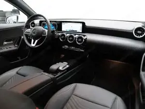 Mercedes-Benz A 250 e Kompaktlimousine SpurH Navi KlimaA LED Bild 7