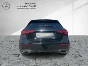 Mercedes-Benz A 180 d Kompaktlimousine Night Sport KAM SpurW Bild 4