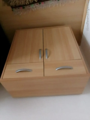 Holzkästchen mit 2 Schubladen + 2 Türen