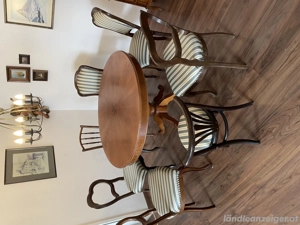 Wunderschöner Tisch zum Ausziehen Bild 2