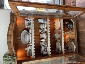 Wunderschöne Holzvitrine  Bild 2