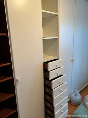 Riesen Kleiderschrank Bild 3