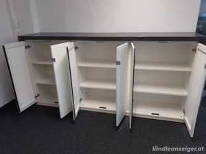 Schrank mit 6 Flügeltüren 3 Fächer