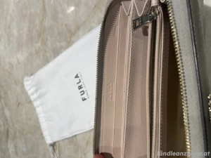 Furla Geldtasche grau glänzend Bild 5