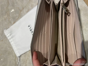 Furla Geldtasche grau glänzend Bild 4