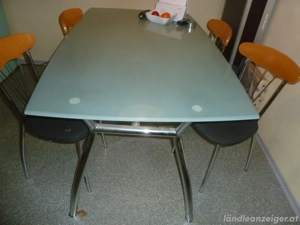 Küchentisch mit Glasplatte und Chrom Gestell