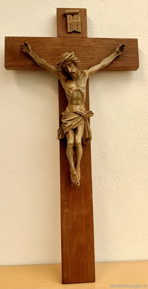 Kreuz mit Christus alt