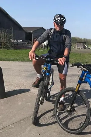 CH Mann 59   170 75 (Witwer )gepflegt ,sportlich und mobil Bild 2