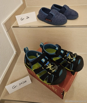Hausschuhe von Giesswein, Keen Sandalen, Lowa Wanderschuhe für Kinder Bild 2