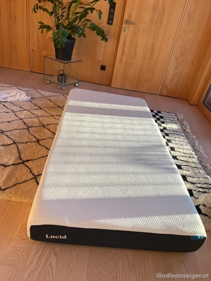 NEUwertig, praktisch nie benutzte Matratze "Lucid" 100x200x18 cm sehr günstig zu haben