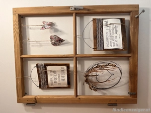 Dekoratives Holzfenster mit liebevoller Deko   Unikat