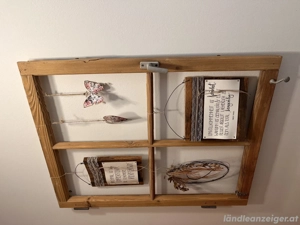 Dekoratives Holzfenster mit liebevoller Deko   Unikat Bild 2