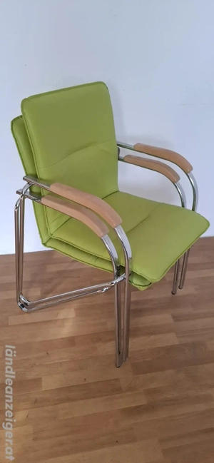 Stühle stapelbar  Bild 2