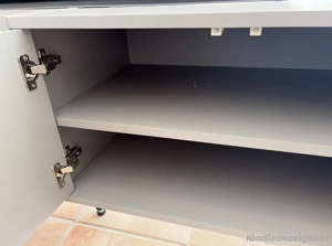 TV-Kästchen mit Schublade und offenem Element Bild 4