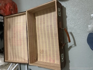 Alte Koffer zu verkaufen 