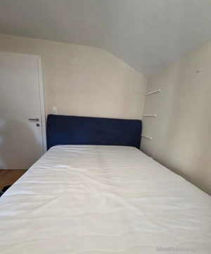 Neuwertiges Bett 