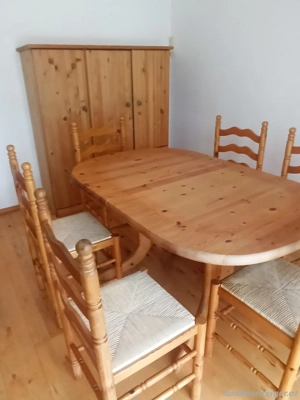 Holztisch mit 6 Stühlen  Bild 2