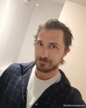 Hier auf der Suche nach eine süße Frau um die Welt mit ihr zu teilen