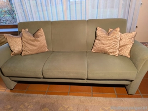 Mintgrüne 2er und 3er Couch Bild 2