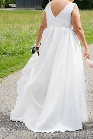 Brautkleid IDALIA Gr. 44 Bild 3