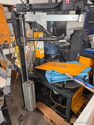 Reifenmontiermaschine Bild 3