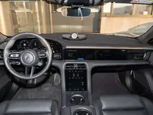 Porsche Taycan Bild 19