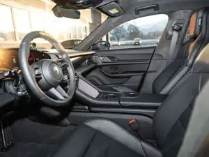 Porsche Taycan Bild 14