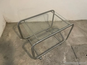 Glastisch mit Rollen Bild 2