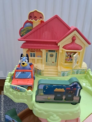 Blueys Familienhaus TUT TUT FLITZER Bild 2