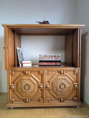 Rustikaler TV-Schrank   Kommode   Massivholz   Landhausstil Bild 3